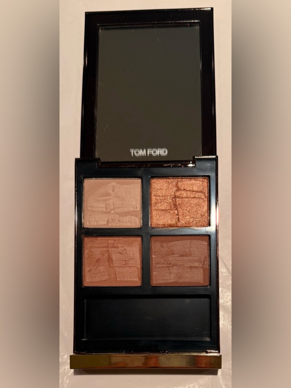 Used TOM FORD EYE COLOR QUAD 31 Sous Le Sable - Picture 2 of 4